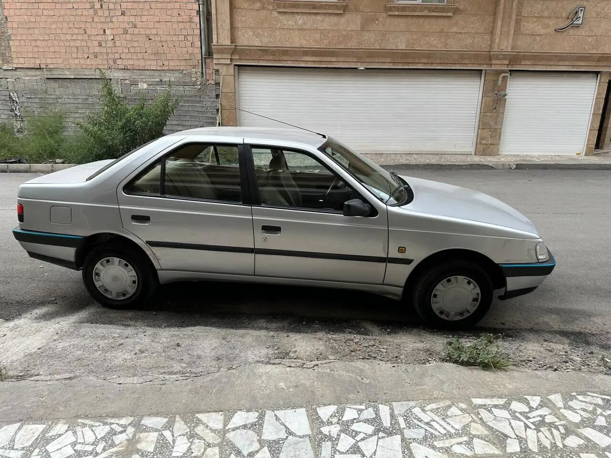 پژو،  405