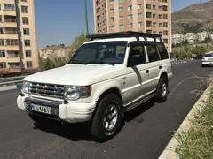 میتسوبیشی، پاجرو چهار در