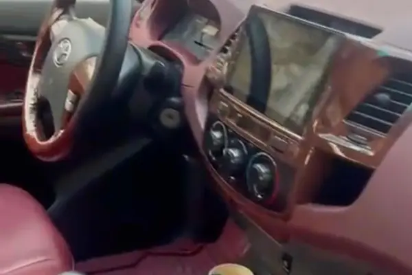 تویوتا، هایلوکس دو کابین