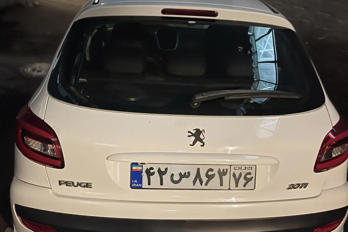 پژو،  207
