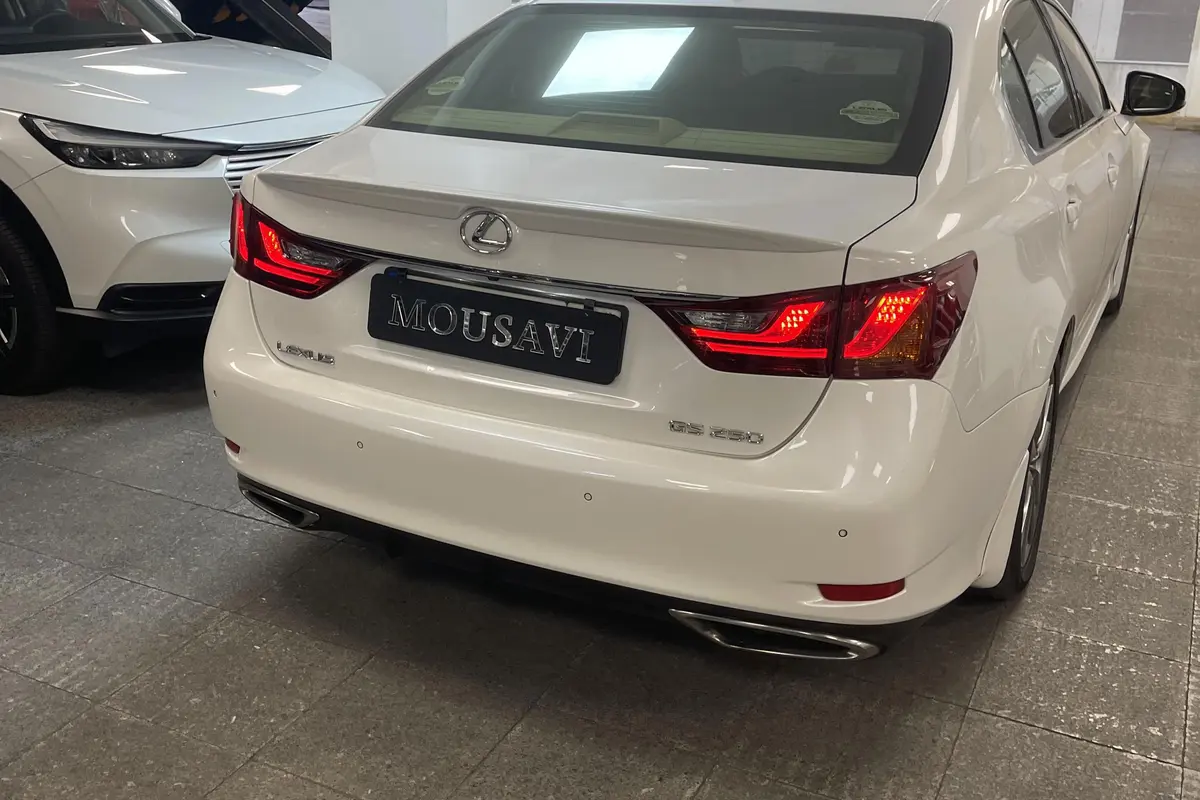 لکسوس،  GS