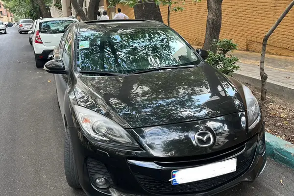 مزدا، 3 نیو صندوق دار