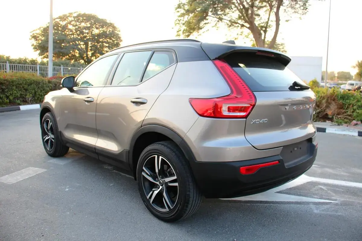 ولوو،  XC40