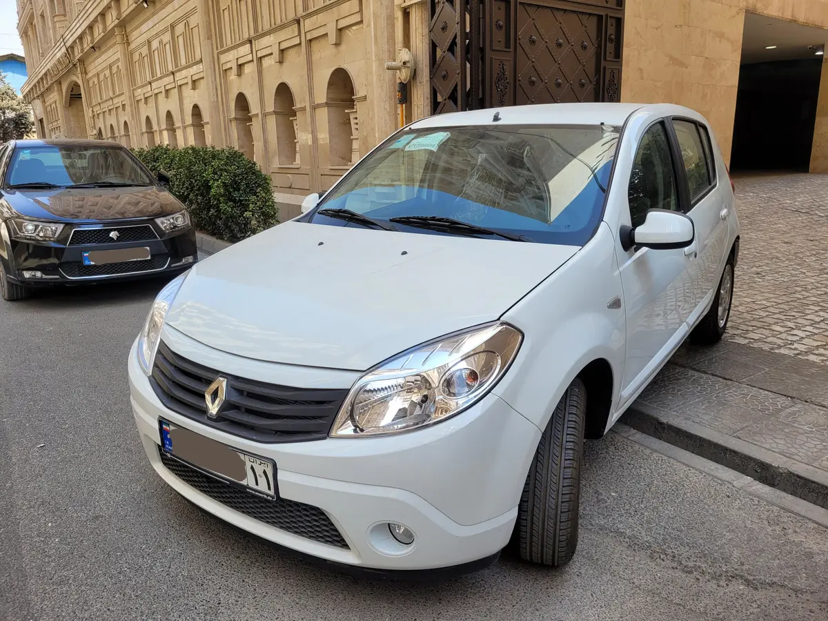 رنو،  ساندرو