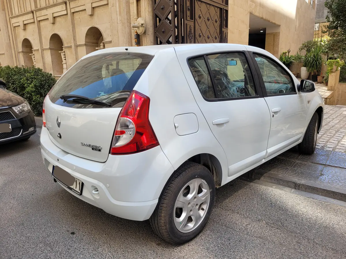 رنو،  ساندرو