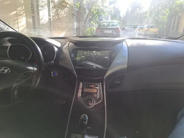 هیوندای  النترا