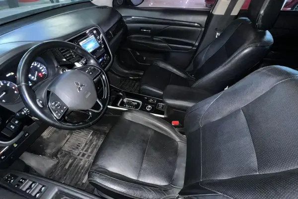 میتسوبیشی، اوتلندر