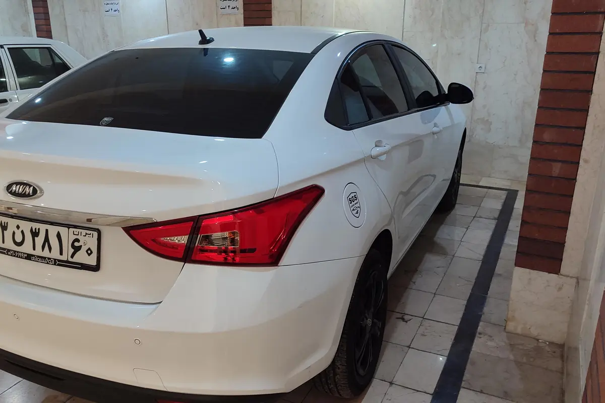 ام وی ام،  آریزو 5ev