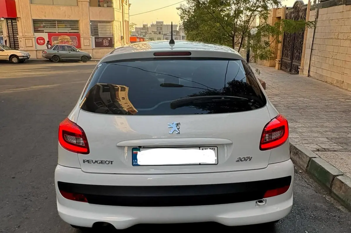 پژو،  207