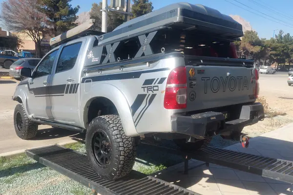 تویوتا، هایلوکس دو کابین