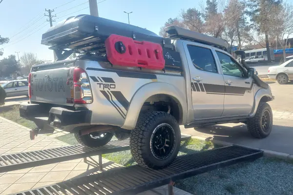 تویوتا، هایلوکس دو کابین