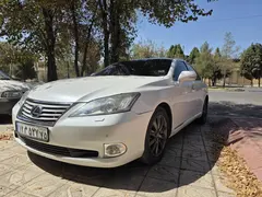 لکسوس، ES