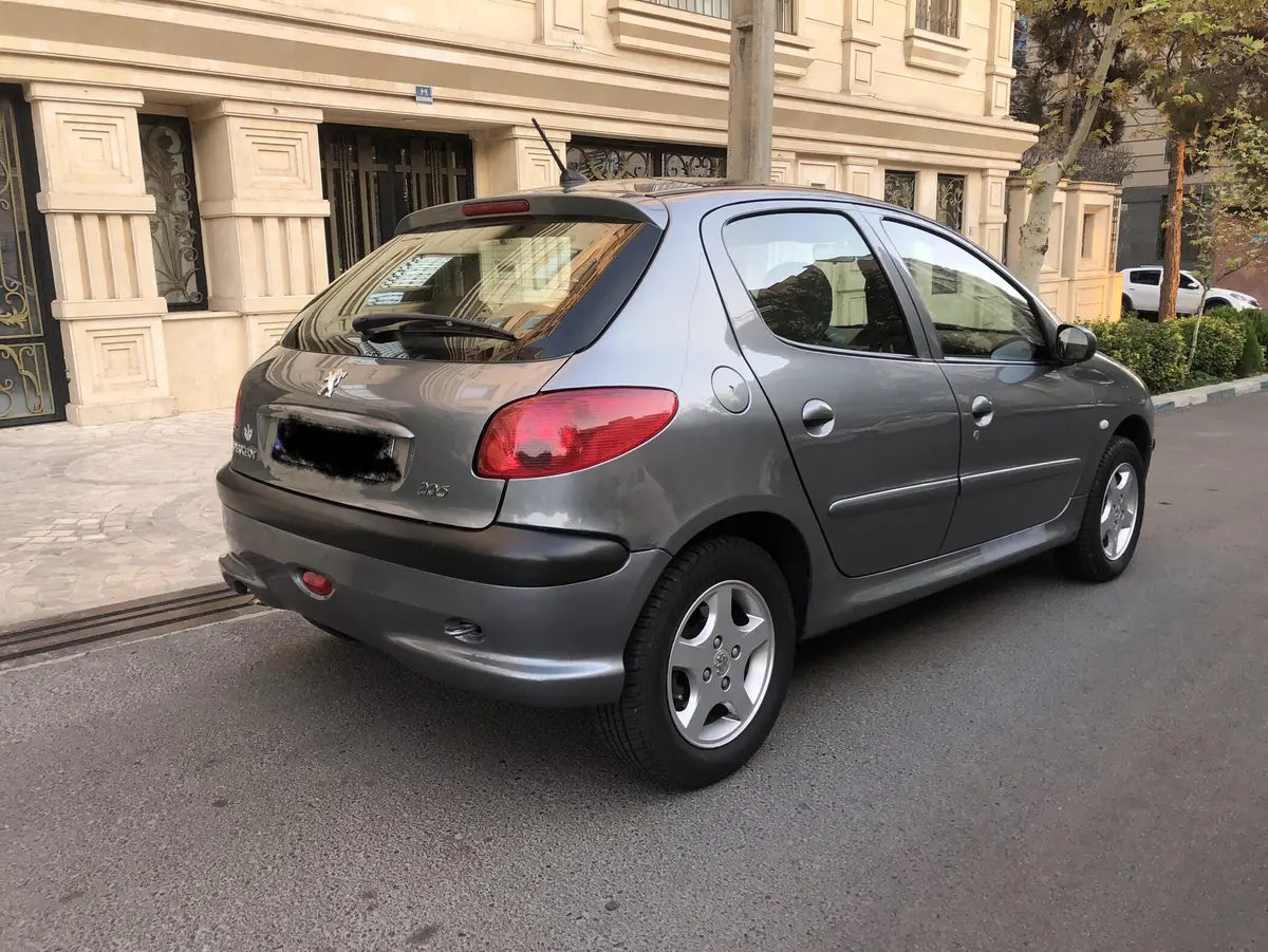 پژو،  206