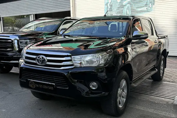 تویوتا، هایلوکس دو کابین