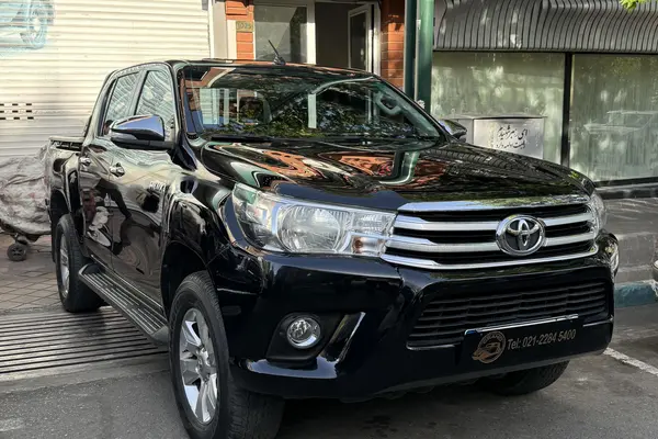 تویوتا، هایلوکس دو کابین