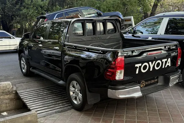 تویوتا، هایلوکس دو کابین