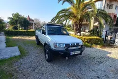 نیسان، پیکاپ دو کابین