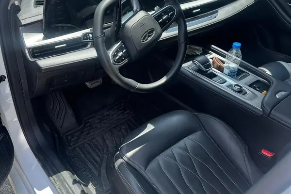 فونیکس  آریزو 8 (Z8)