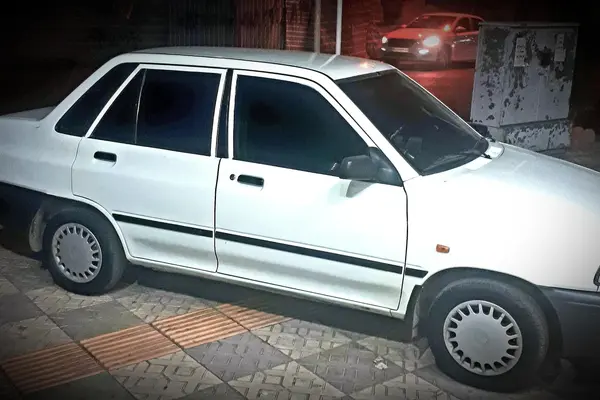 پراید، صندوق دار