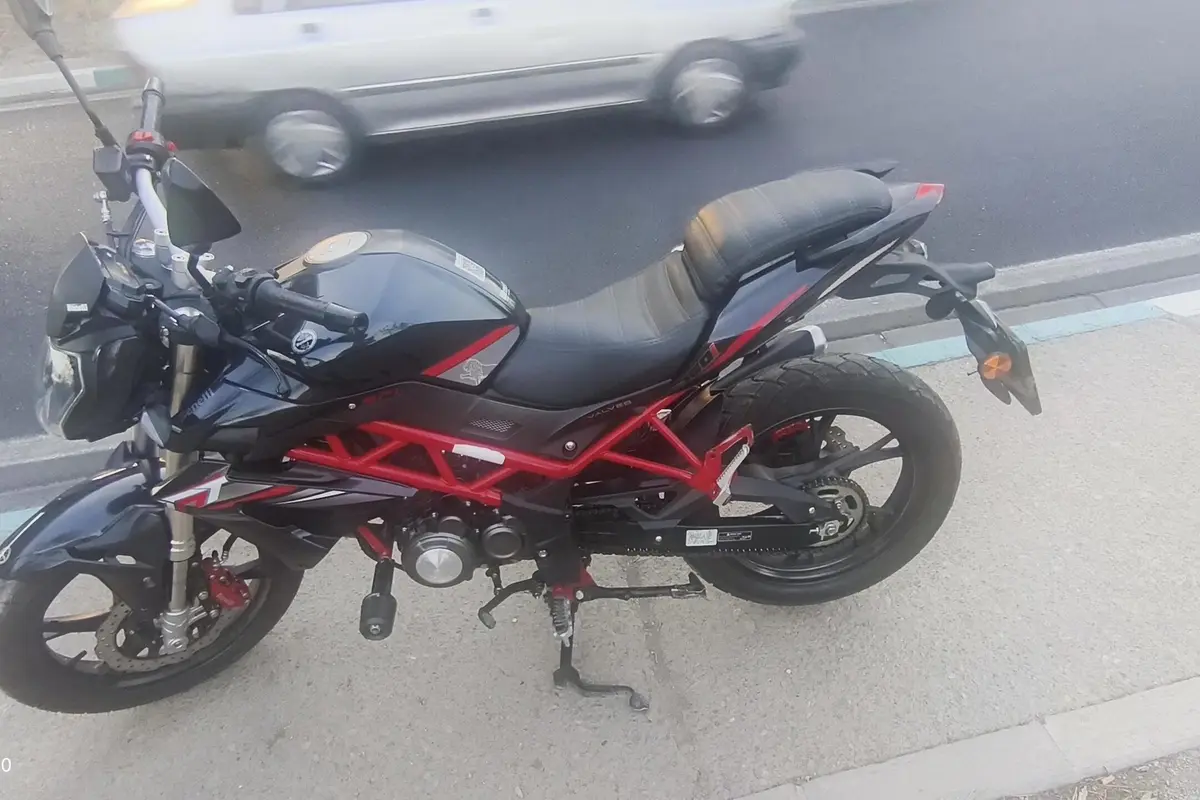 بنلی،  TNT 150