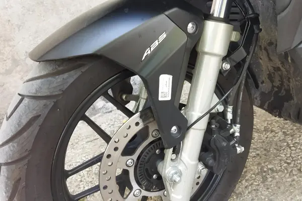همراه سیکلت  ADV 150