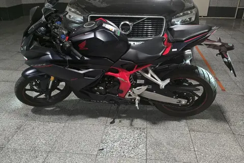 هوندا، CBR 250