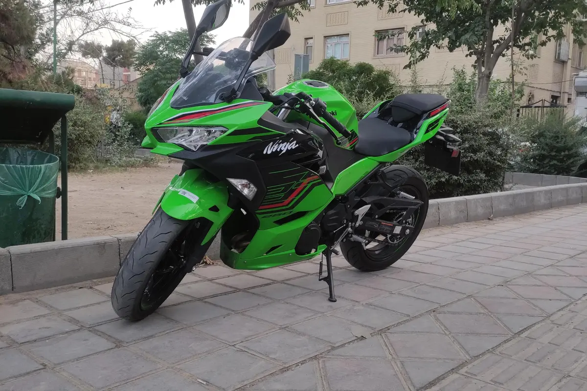 کاوازاکی،  نینجا 300