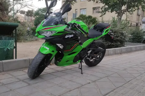 کاوازاکی، نینجا 300