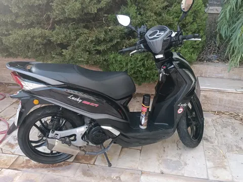 اس وای ام، لاکی 180