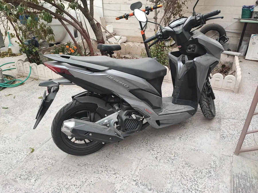 سهند سیکلت، هرم CK 180