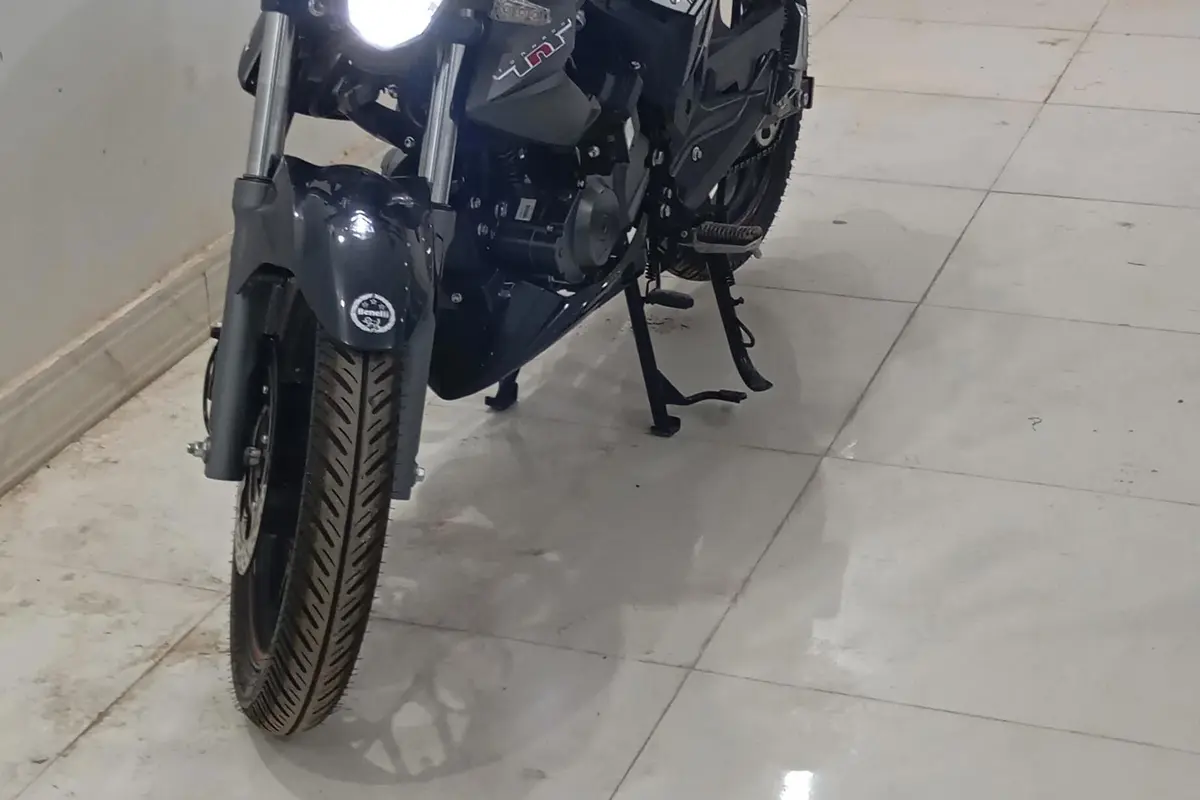 بنلی،  TNT 15 EFI