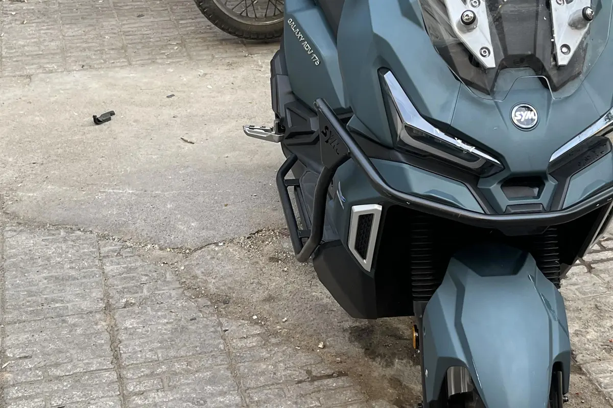 اس وای ام،  ADV 175