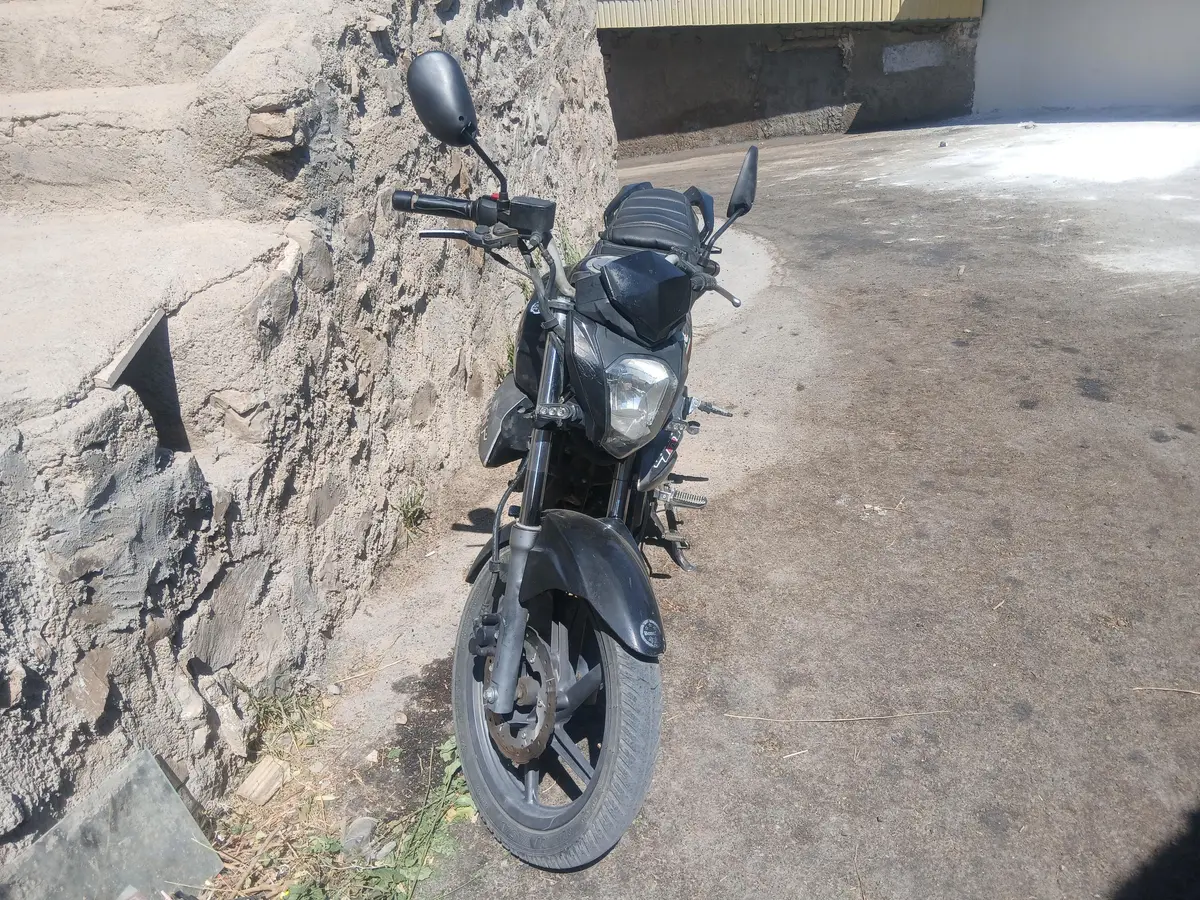 بنلی،  TNT 150