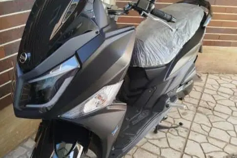 اس وای ام، گلکسی J 200