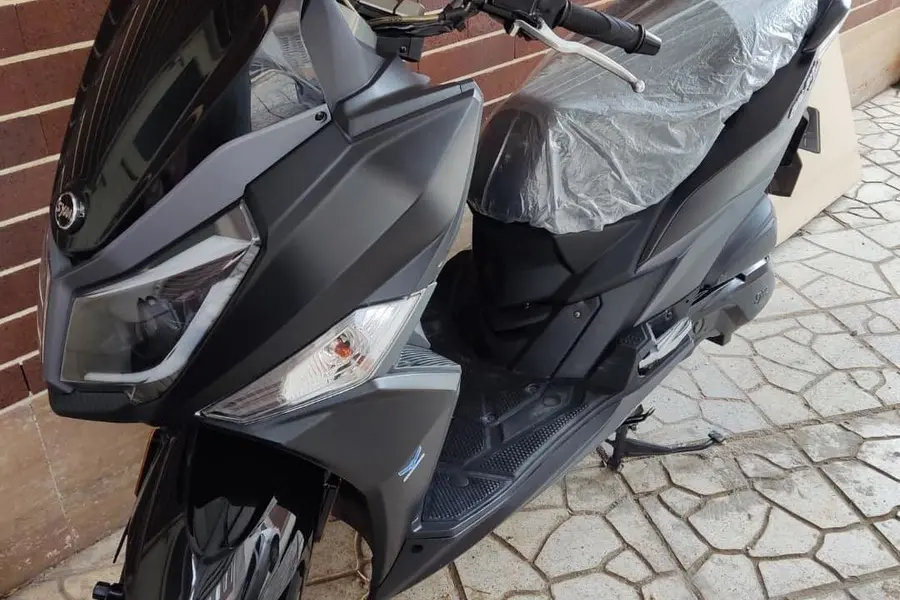 اس وای ام، گلکسی J 200