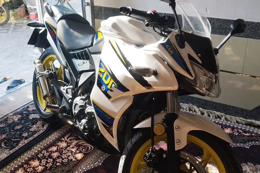 کویر موتور، مگلی 200