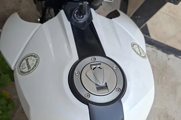 بنلی  TNT 180S