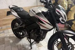 باجاج، پالس 200