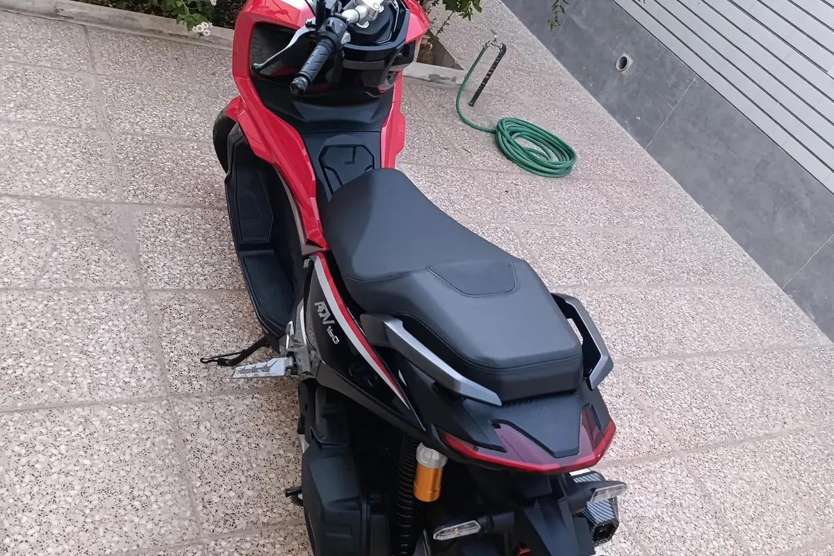 جهان همتا،  همتاز ADV160