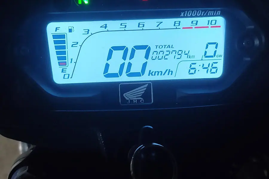 جهان همتا، همتاز SH200