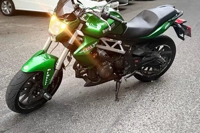 بنلی  TNT 300