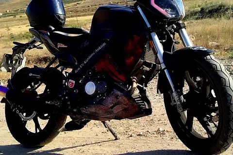 بنلی، TNT 180S