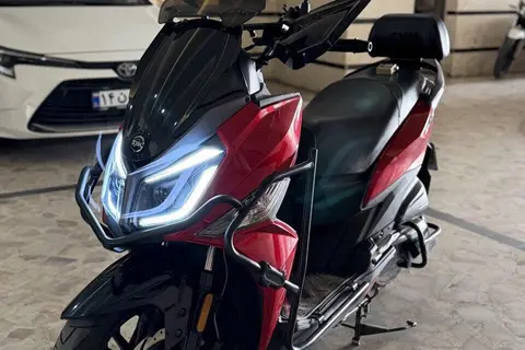 اس وای ام، گلکسی J 200