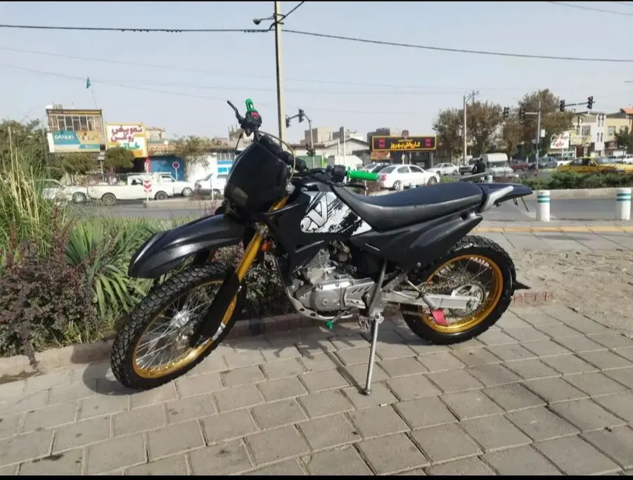 روان سیکلت، تریل 200