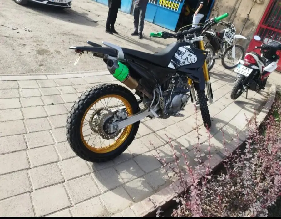 روان سیکلت، تریل 200