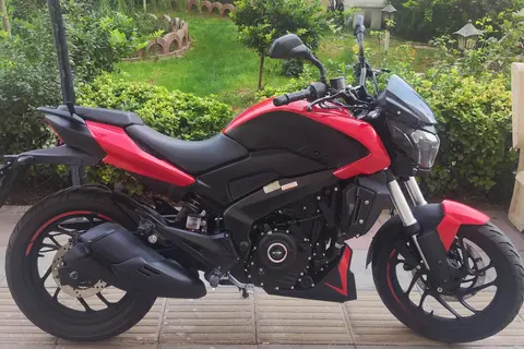 باجاج، دومینار 250