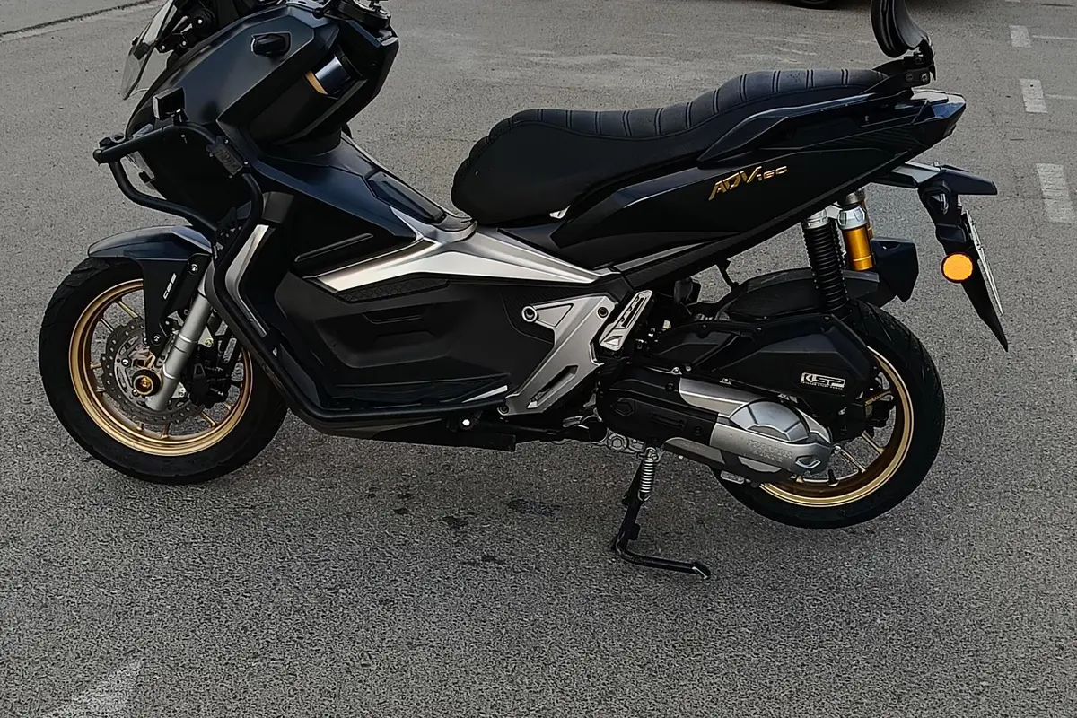 کویر موتور،  AGV 150