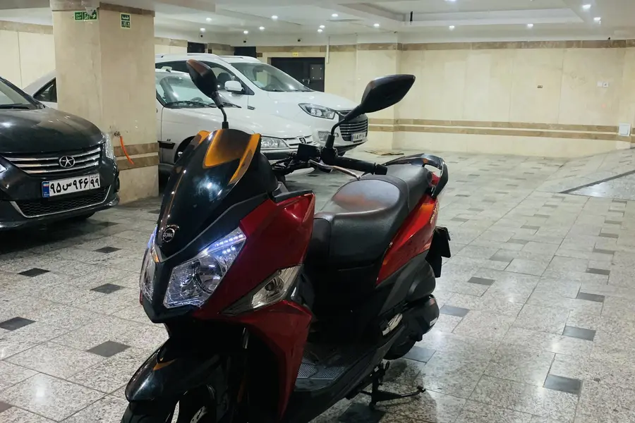 اس وای ام، گلکسی J 200