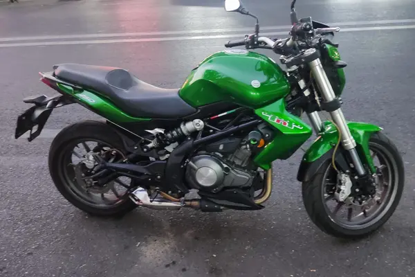 بنلی  TNT 300