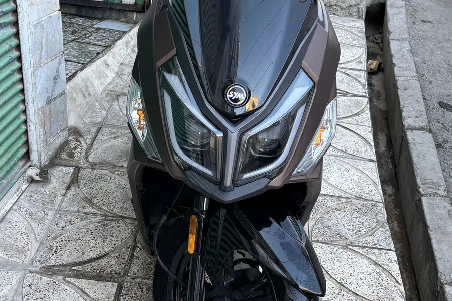 اس وای ام، گلکسی J 200